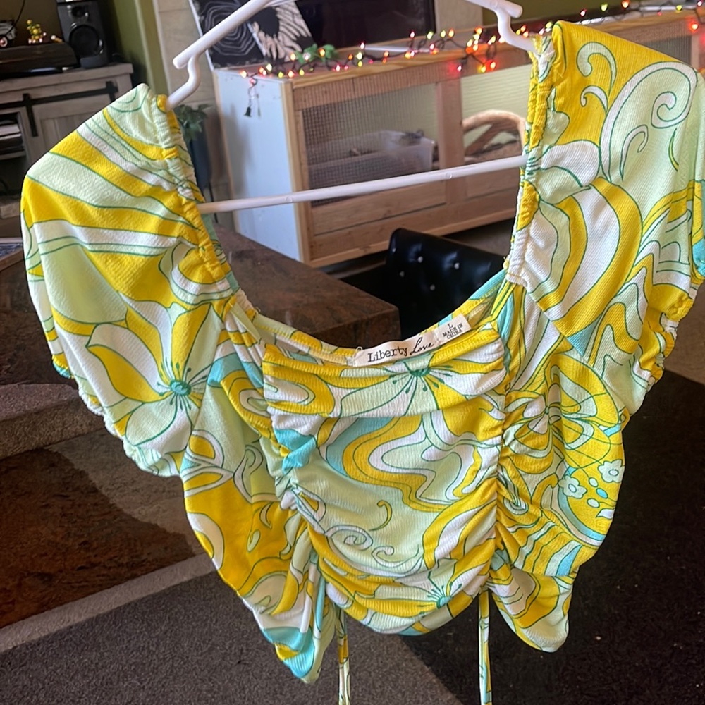 70s Style Floral Crop Top